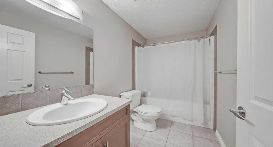 196 Hawkmere Way, Chestermere, Alberta T1X 0C9, 3 Bedrooms Bedrooms, ,3 BathroomsBathrooms,Residential,For Sale,Hawkmere,A2306632