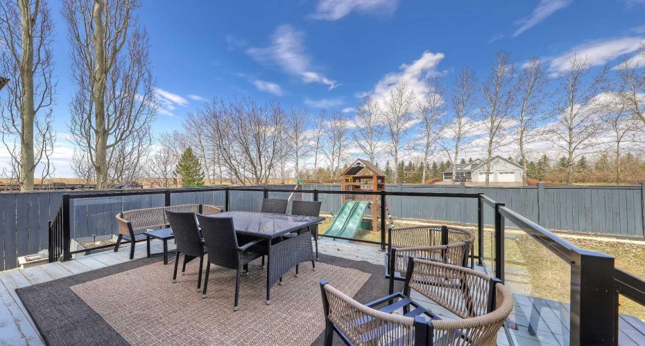 196 Hawkmere Way, Chestermere, Alberta T1X 0C9, 3 Bedrooms Bedrooms, ,3 BathroomsBathrooms,Residential,For Sale,Hawkmere,A2306632
