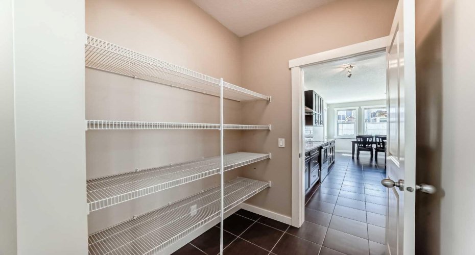 210 Stonemere Green, Chestermere, Alberta T1X 0S2, 3 Bedrooms Bedrooms, ,3 BathroomsBathrooms,Residential,For Sale,Stonemere,A2308839