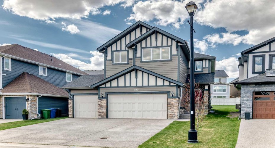 210 Stonemere Green, Chestermere, Alberta T1X 0S2, 3 Bedrooms Bedrooms, ,3 BathroomsBathrooms,Residential,For Sale,Stonemere,A2308839