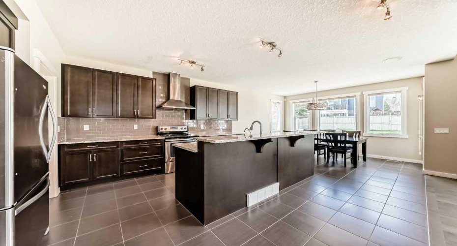 210 Stonemere Green, Chestermere, Alberta T1X 0S2, 3 Bedrooms Bedrooms, ,3 BathroomsBathrooms,Residential,For Sale,Stonemere,A2308839
