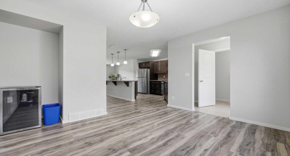 93 Sunvalley Road, Cochrane, Alberta T4C0X7, 4 Bedrooms Bedrooms, ,4 BathroomsBathrooms,Residential,For Sale,Sunvalley,A2309310