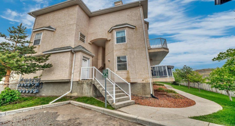 50 Westland Road, Okotoks, Alberta T1S 1N1, 2 Bedrooms Bedrooms, ,2 BathroomsBathrooms,Residential,For Sale,Westland,A2312002