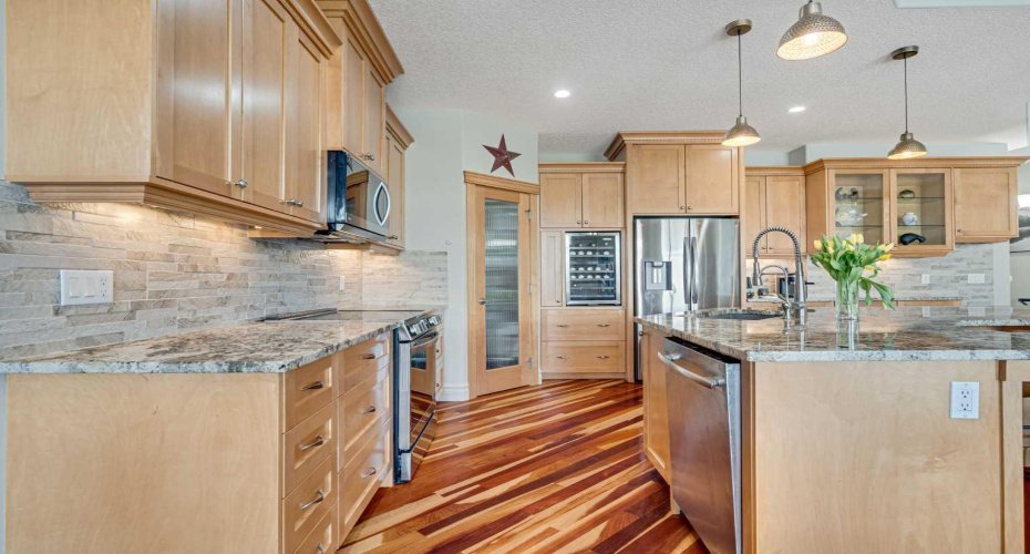 168 West Creek Landing, Chestermere, Alberta T1X 1R8, 4 Bedrooms Bedrooms, ,3 BathroomsBathrooms,Residential,For Sale,West Creek,A2308848