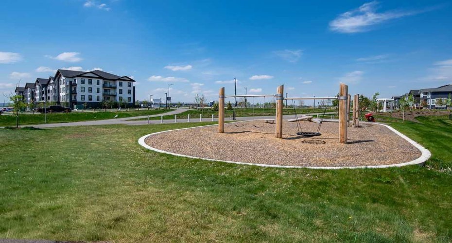 100 Banister Drive, Okotoks, Alberta T1S 5Y2, 2 Bedrooms Bedrooms, ,2 BathroomsBathrooms,Residential,For Sale,Banister,A2313986