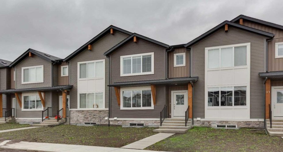 19 Emberside Park, Cochrane, Alberta T4C 2L6, 3 Bedrooms Bedrooms, ,3 BathroomsBathrooms,Residential,For Sale,Emberside,A2315683