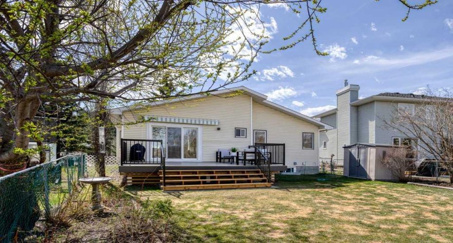 79 Riverview Circle, Cochrane, Alberta T4C 1K4, 3 Bedrooms Bedrooms, ,3 BathroomsBathrooms,Residential,For Sale,Riverview,A2308062