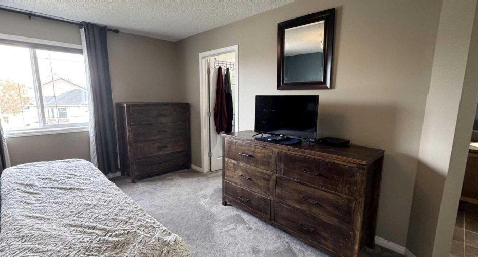 379 Cimarron Boulevard, Okotoks, Alberta T1S2L8, 4 Bedrooms Bedrooms, ,4 BathroomsBathrooms,Residential,For Sale,Cimarron,A2312540