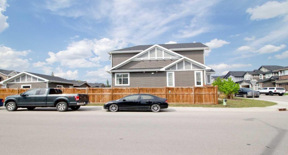 3 Sunrise Heights, Cochrane, Alberta T4C 2R8, 4 Bedrooms Bedrooms, ,4 BathroomsBathrooms,Residential,For Sale,Sunrise,A2315957