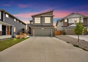 211 Dawson Harbour Court, Chestermere, Alberta T1X 1Z6, 7 Bedrooms Bedrooms, ,4 BathroomsBathrooms,Residential,For Sale,Dawson Harbour,A2316934