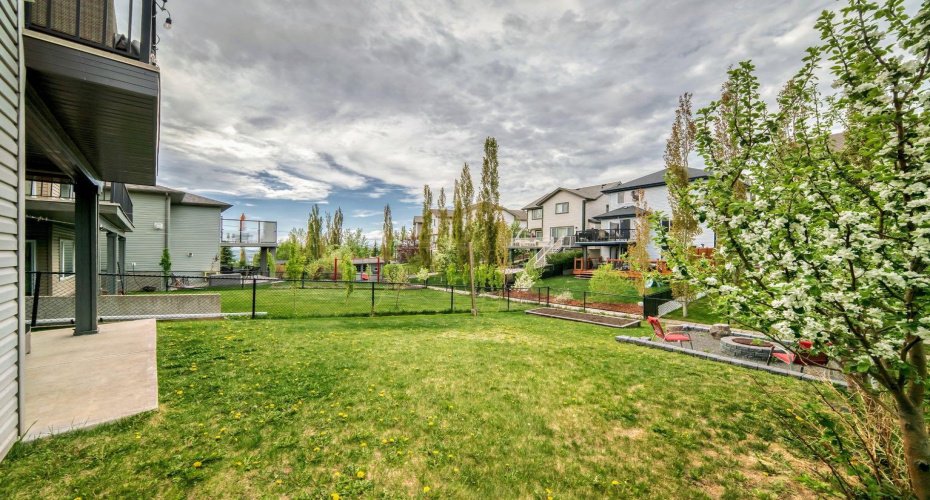 35 Sunset View, Cochrane, Alberta T4C0G3, 4 Bedrooms Bedrooms, ,4 BathroomsBathrooms,Residential,For Sale,Sunset,A2312533
