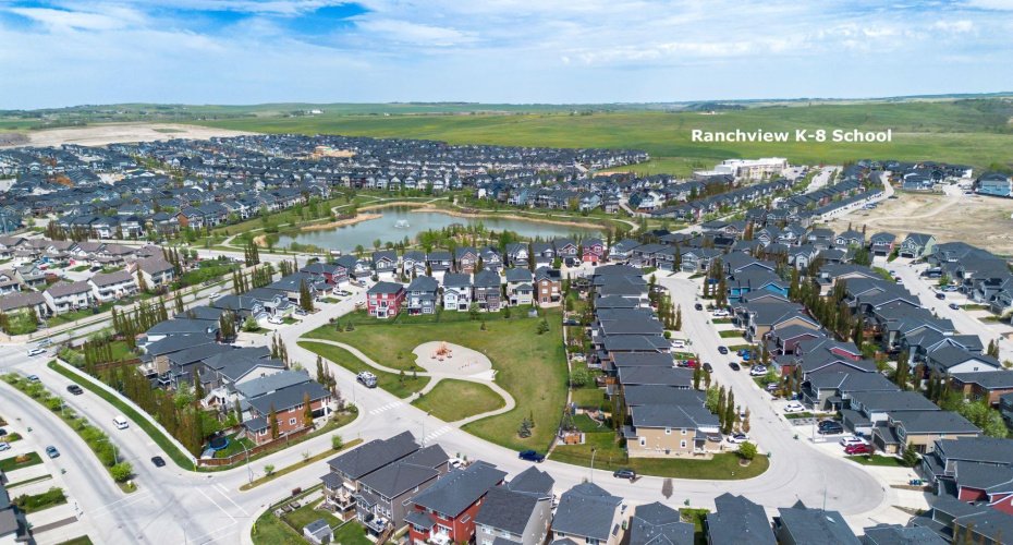 35 Sunset View, Cochrane, Alberta T4C0G3, 4 Bedrooms Bedrooms, ,4 BathroomsBathrooms,Residential,For Sale,Sunset,A2312533