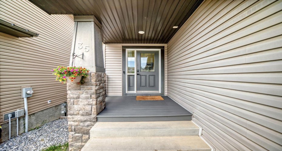 35 Sunset View, Cochrane, Alberta T4C0G3, 4 Bedrooms Bedrooms, ,4 BathroomsBathrooms,Residential,For Sale,Sunset,A2312533