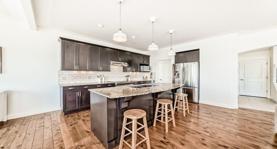 35 Sunset View, Cochrane, Alberta T4C0G3, 4 Bedrooms Bedrooms, ,4 BathroomsBathrooms,Residential,For Sale,Sunset,A2312533