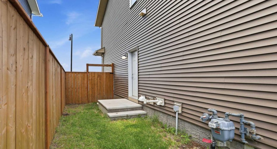 352 Dawson Drive, Chestermere, Alberta T1X 2R6, 3 Bedrooms Bedrooms, ,3 BathroomsBathrooms,Residential,For Sale,Dawson,A2317682