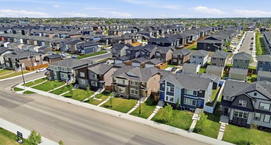 352 Dawson Drive, Chestermere, Alberta T1X 2R6, 3 Bedrooms Bedrooms, ,3 BathroomsBathrooms,Residential,For Sale,Dawson,A2317682