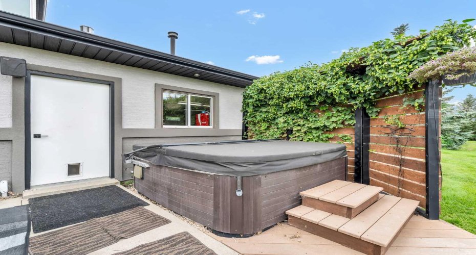 12029 Range Road 74, Rural Cypress County, Alberta T0K1Z0, 5 Bedrooms Bedrooms, ,3 BathroomsBathrooms,Residential,For Sale,Range Road 74,A2318119