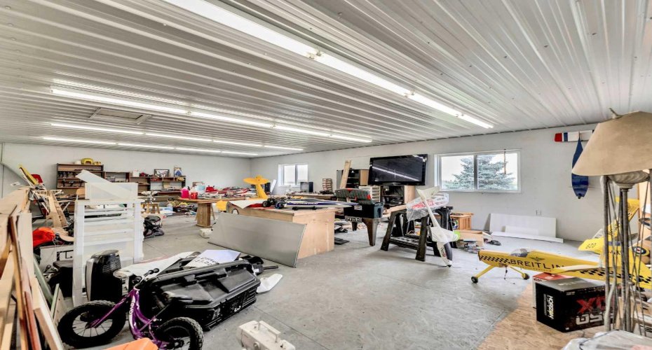 12029 Range Road 74, Rural Cypress County, Alberta T0K1Z0, 5 Bedrooms Bedrooms, ,3 BathroomsBathrooms,Residential,For Sale,Range Road 74,A2318119
