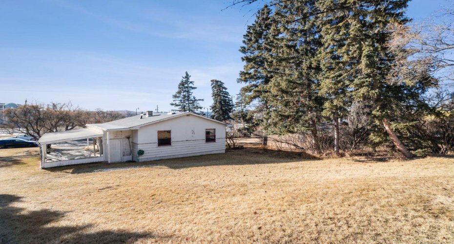 332 Third Street, Cochrane, Alberta T4C1Z6, 3 Bedrooms Bedrooms, ,2 BathroomsBathrooms,Residential,For Sale,Third,A2318121