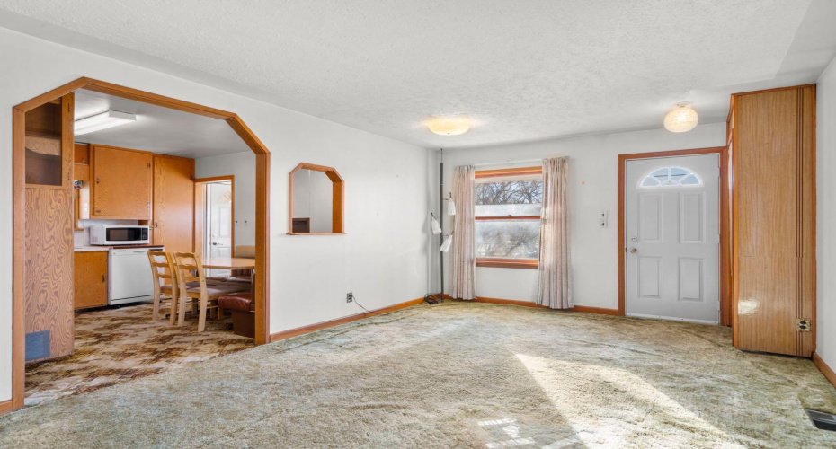 332 Third Street, Cochrane, Alberta T4C1Z6, 3 Bedrooms Bedrooms, ,2 BathroomsBathrooms,Residential,For Sale,Third,A2318121
