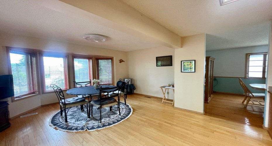 5909 11 Avenue, Edson, Alberta T7E 1J2, 5 Bedrooms Bedrooms, ,3 BathroomsBathrooms,Residential,For Sale,11 Avenue,A2316966