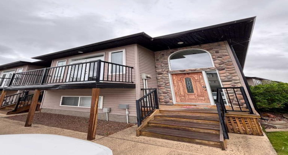 762 Heritage Boulevard, Lethbridge, Alberta T1K0W1, ,Rental,Heritage,A2318132