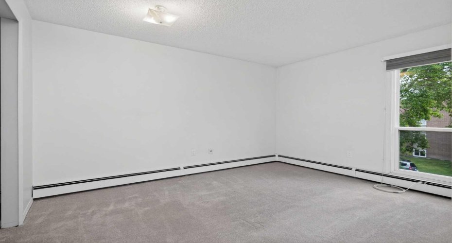 239 6 Avenue, Calgary, Alberta T2E0L8, 2 Bedrooms Bedrooms, ,1 BathroomBathrooms,Residential,For Sale,6,A2316999
