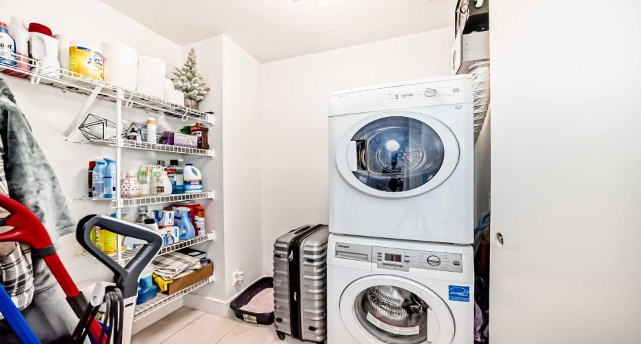 1025 5 Avenue, Calgary, Alberta T2P 1N4, 1 Bedroom Bedrooms, ,1 BathroomBathrooms,Residential,For Sale,5,A2317130