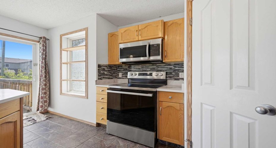 11 Covecreek Close, Calgary, Alberta T3K 0J5, 3 Bedrooms Bedrooms, ,2 BathroomsBathrooms,Residential,For Sale,Covecreek,A2317659