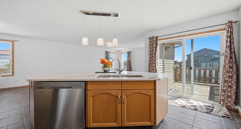 11 Covecreek Close, Calgary, Alberta T3K 0J5, 3 Bedrooms Bedrooms, ,2 BathroomsBathrooms,Residential,For Sale,Covecreek,A2317659