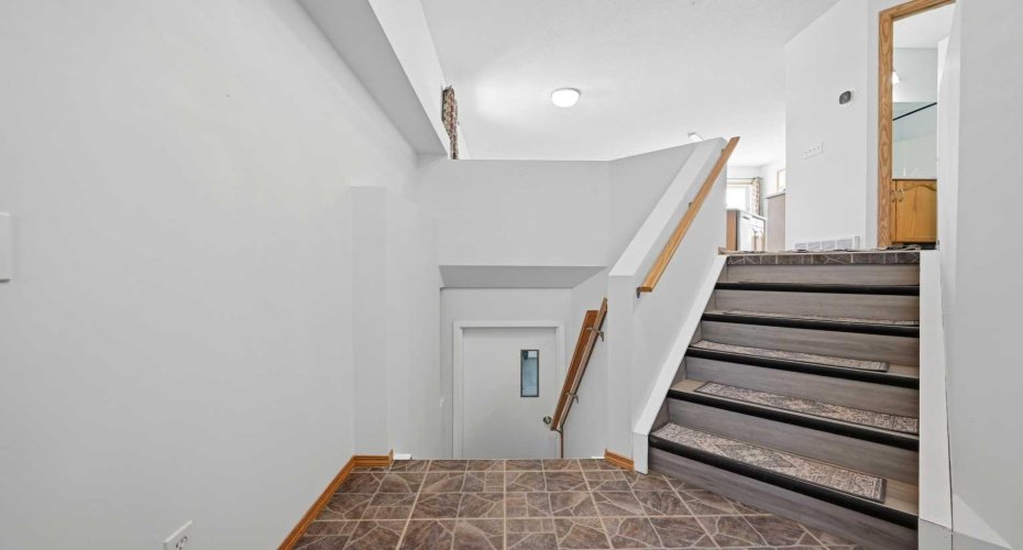 11 Covecreek Close, Calgary, Alberta T3K 0J5, 3 Bedrooms Bedrooms, ,2 BathroomsBathrooms,Residential,For Sale,Covecreek,A2317659