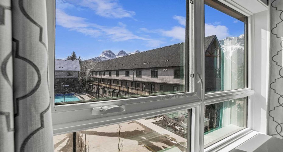 105 Kananaskis Way, Canmore, Alberta T1W 1N7, 2 Bedrooms Bedrooms, ,3 BathroomsBathrooms,Residential,For Sale,Kananaskis,A2308389