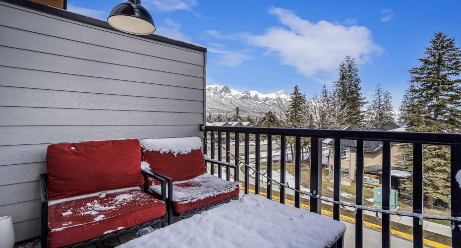 105 Kananaskis Way, Canmore, Alberta T1W 1N7, 2 Bedrooms Bedrooms, ,3 BathroomsBathrooms,Residential,For Sale,Kananaskis,A2308389