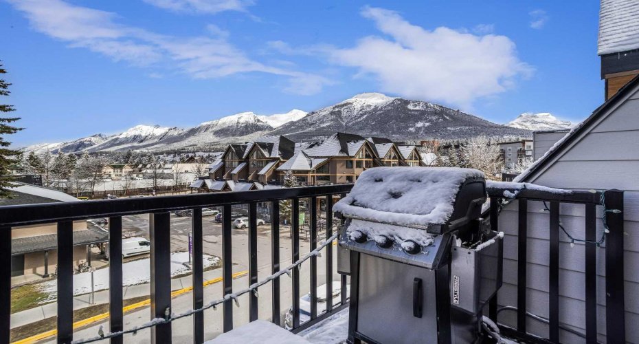 105 Kananaskis Way, Canmore, Alberta T1W 1N7, 2 Bedrooms Bedrooms, ,3 BathroomsBathrooms,Residential,For Sale,Kananaskis,A2308389