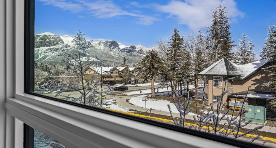 105 Kananaskis Way, Canmore, Alberta T1W 1N7, 2 Bedrooms Bedrooms, ,3 BathroomsBathrooms,Residential,For Sale,Kananaskis,A2308389