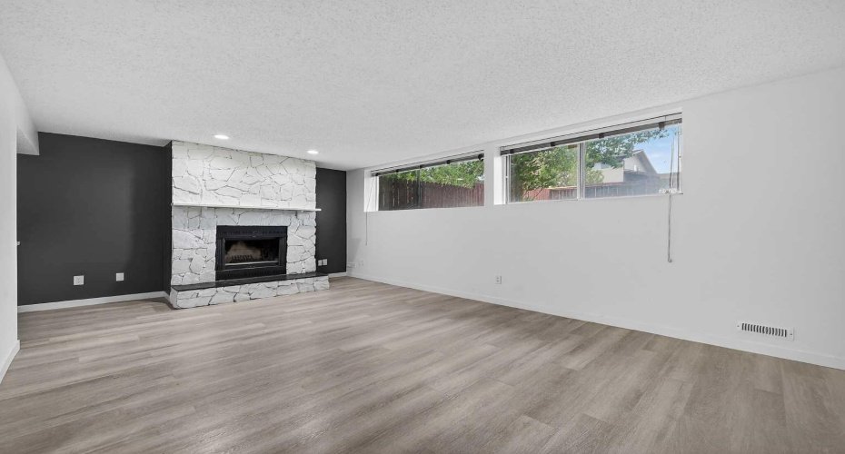 1091 Berkley Drive, Calgary, Alberta T3K 1S6, 3 Bedrooms Bedrooms, ,3 BathroomsBathrooms,Residential,For Sale,Berkley,A2314611