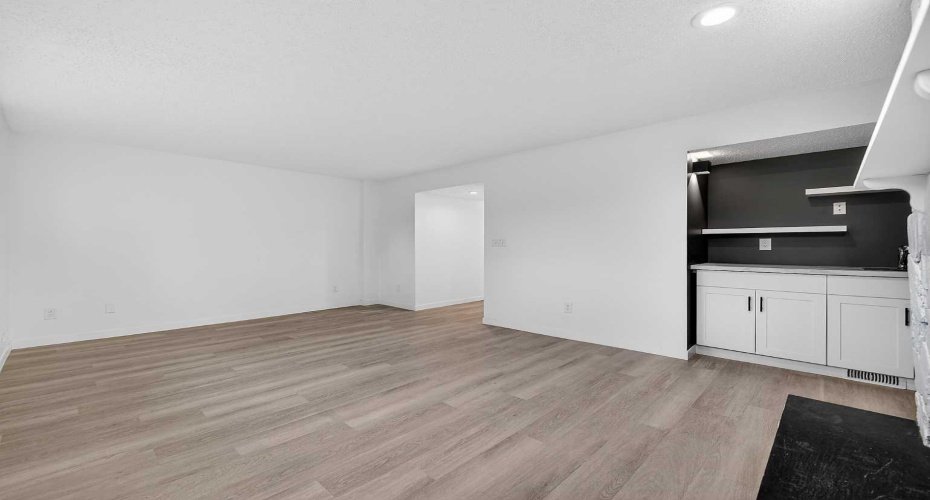 1091 Berkley Drive, Calgary, Alberta T3K 1S6, 3 Bedrooms Bedrooms, ,3 BathroomsBathrooms,Residential,For Sale,Berkley,A2314611