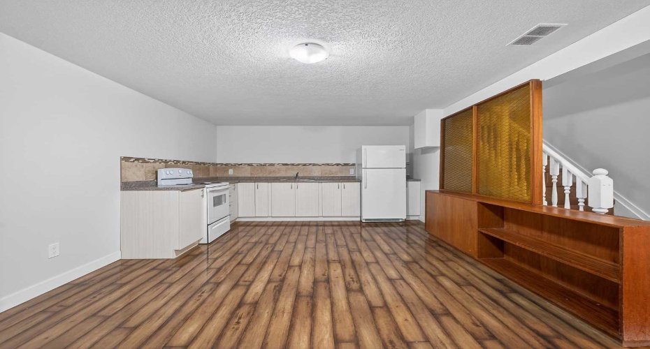 1203 34 Street, Calgary, Alberta T2A 0Z7, 5 Bedrooms Bedrooms, ,2 BathroomsBathrooms,Residential,For Sale,34,A2314613
