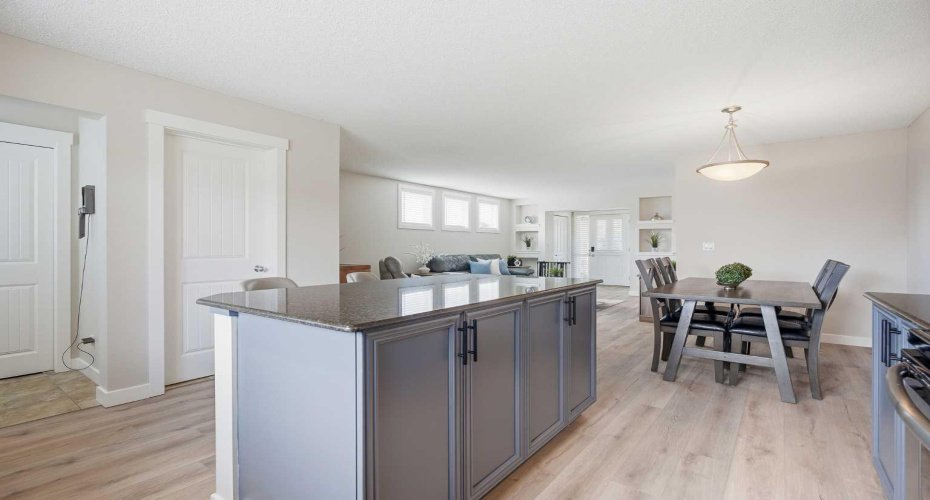 266 Kingsbridge Road, Airdrie, Alberta T4A 0M4, 3 Bedrooms Bedrooms, ,3 BathroomsBathrooms,Residential,For Sale,Kingsbridge,A2316104