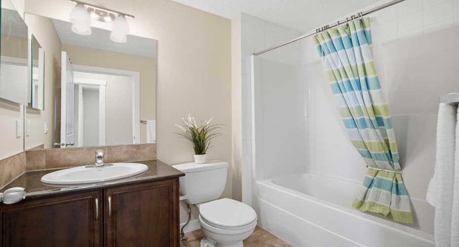 266 Kingsbridge Road, Airdrie, Alberta T4A 0M4, 3 Bedrooms Bedrooms, ,3 BathroomsBathrooms,Residential,For Sale,Kingsbridge,A2316104