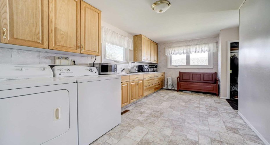731 McDougall Street, Pincher Creek, Alberta T0K 1W0, 4 Bedrooms Bedrooms, ,2 BathroomsBathrooms,Residential,For Sale,McDougall,A2316806