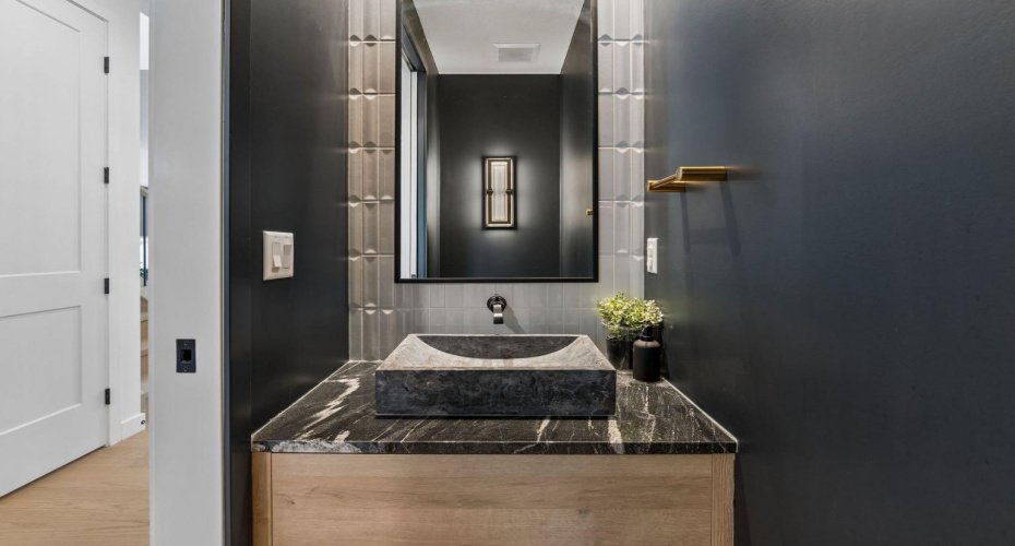 Modern 2 piece keeps your home feeling stylish no matter where you are