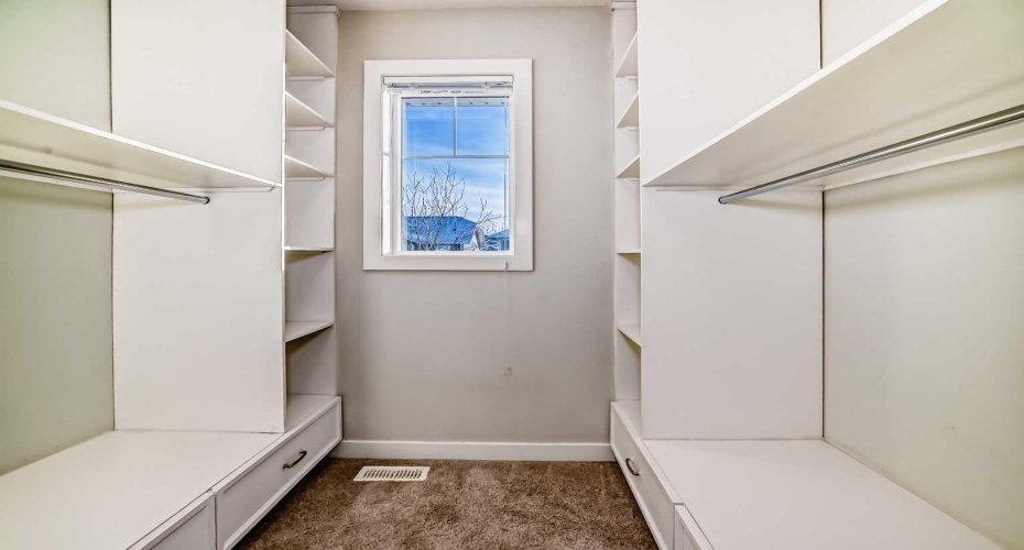 300 Marina Drive, Chestermere, Alberta T1X 0P6, 3 Bedrooms Bedrooms, ,3 BathroomsBathrooms,Residential,For Sale,Marina,A2316544