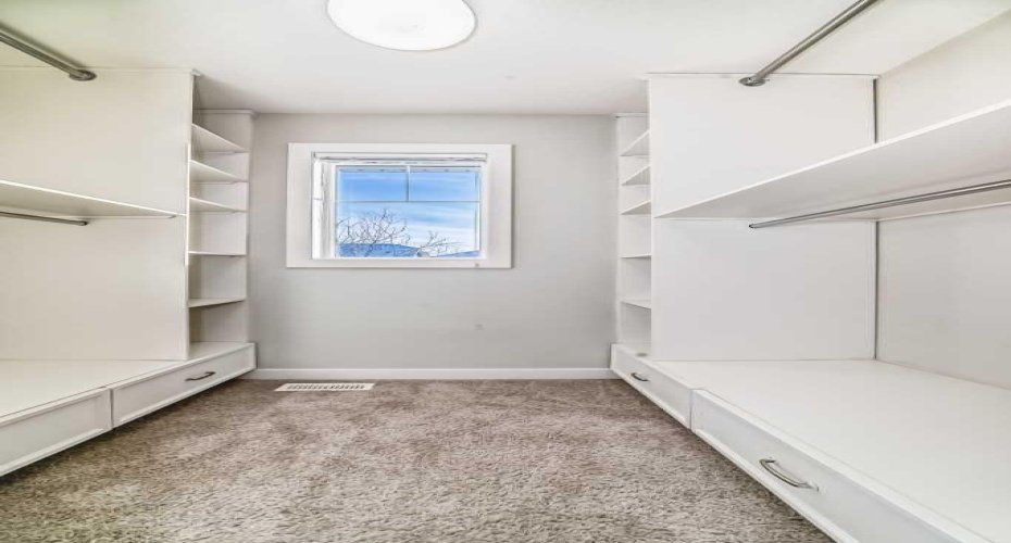 300 Marina Drive, Chestermere, Alberta T1X 0P6, 3 Bedrooms Bedrooms, ,3 BathroomsBathrooms,Residential,For Sale,Marina,A2316544
