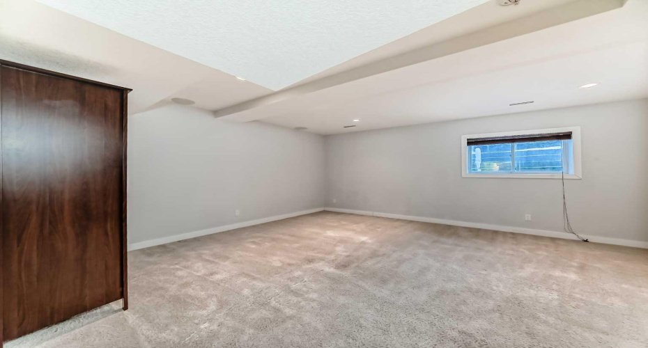 300 Marina Drive, Chestermere, Alberta T1X 0P6, 3 Bedrooms Bedrooms, ,3 BathroomsBathrooms,Residential,For Sale,Marina,A2316544