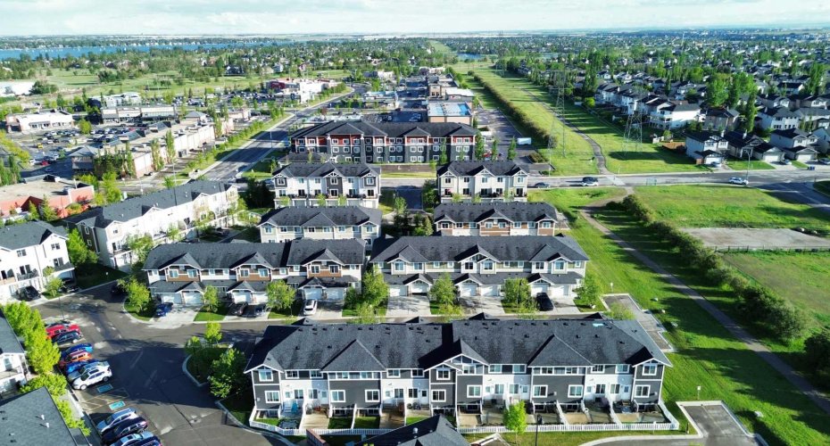 300 Marina Drive, Chestermere, Alberta T1X 0P6, 3 Bedrooms Bedrooms, ,3 BathroomsBathrooms,Residential,For Sale,Marina,A2316544