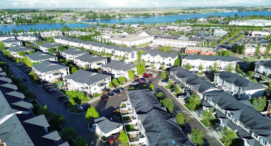 300 Marina Drive, Chestermere, Alberta T1X 0P6, 3 Bedrooms Bedrooms, ,3 BathroomsBathrooms,Residential,For Sale,Marina,A2316544