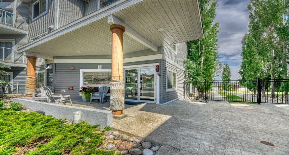 390 MARINA Drive, Chestermere, Alberta T1X 1W6, 1 Bedroom Bedrooms, ,1 BathroomBathrooms,Residential,For Sale,MARINA,A2318219