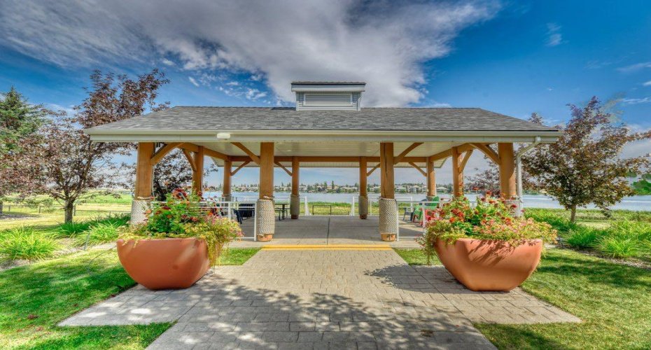 390 MARINA Drive, Chestermere, Alberta T1X 1W6, 1 Bedroom Bedrooms, ,1 BathroomBathrooms,Residential,For Sale,MARINA,A2318219