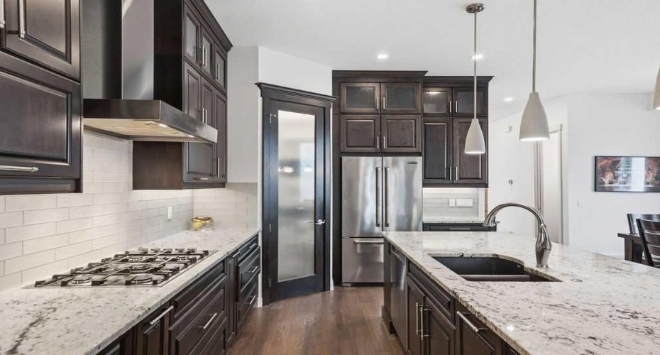 1125 Russet Road, Calgary, Alberta T2E 5L4, 4 Bedrooms Bedrooms, ,4 BathroomsBathrooms,Residential,For Sale,Russet,A2316844